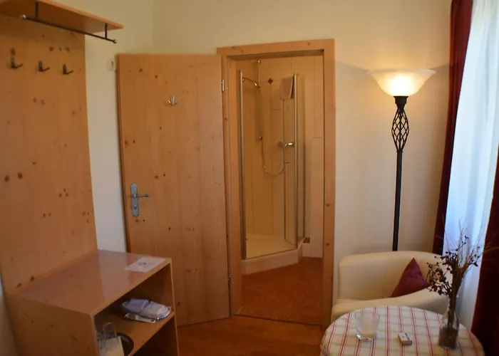 Gaestehaus Neumeier 3*