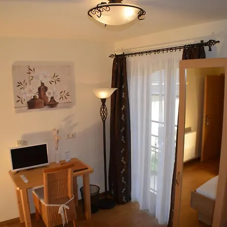 Gaestehaus Neumeier 3*