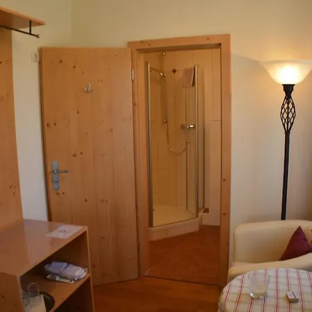 Gaestehaus Neumeier 3*